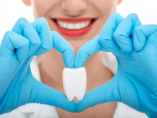 The Link Between Gum Disease & Heart Disease (featured image)